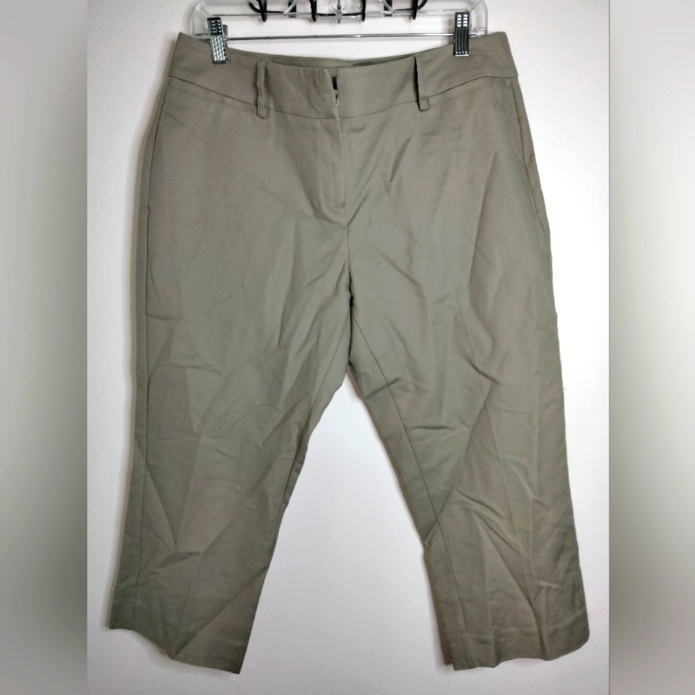 New York & Company (Sz 12) Nude Stretch Slip Pocket Basic Capri Pants (NEW-NWT)